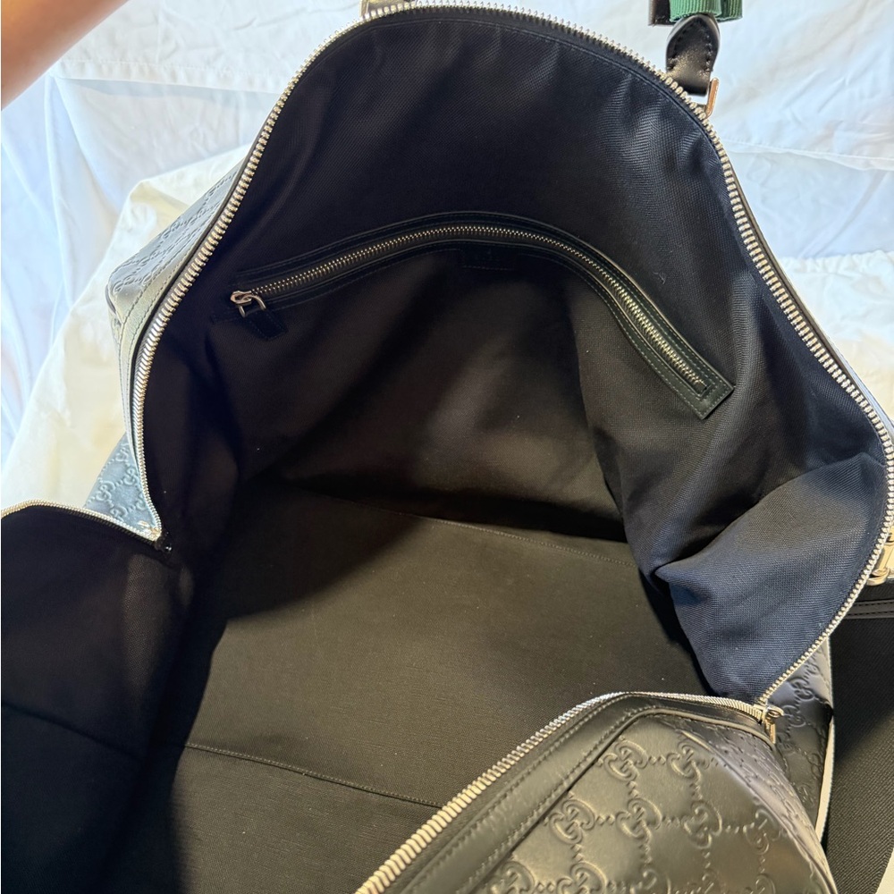 Gucci - GG Emblem Large Duffle Bag - Picture 4 of 16